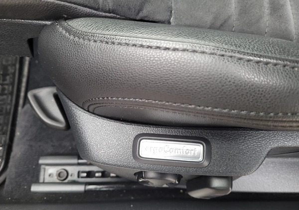 Volkswagen Passat cena 78359 przebieg: 253000, rok produkcji 2018 z Nekla małe 631